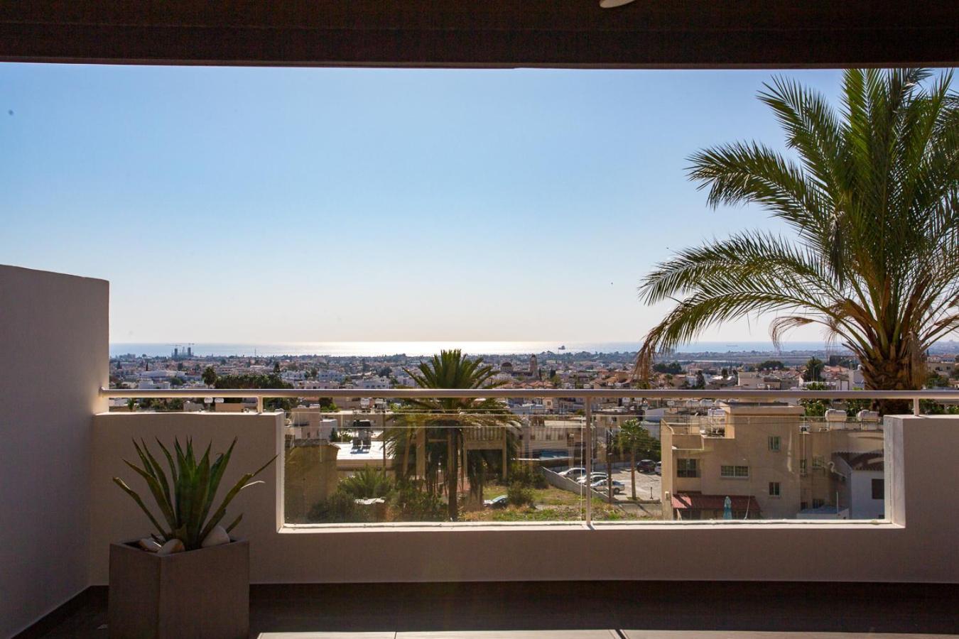 Penthouse Duplex Overlooking The Mediterranean Larnaca Dış mekan fotoğraf