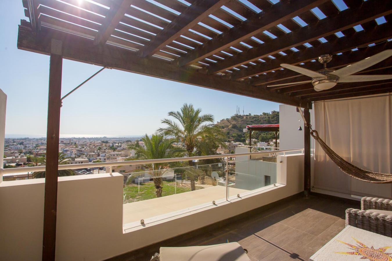 Penthouse Duplex Overlooking The Mediterranean Larnaca Dış mekan fotoğraf