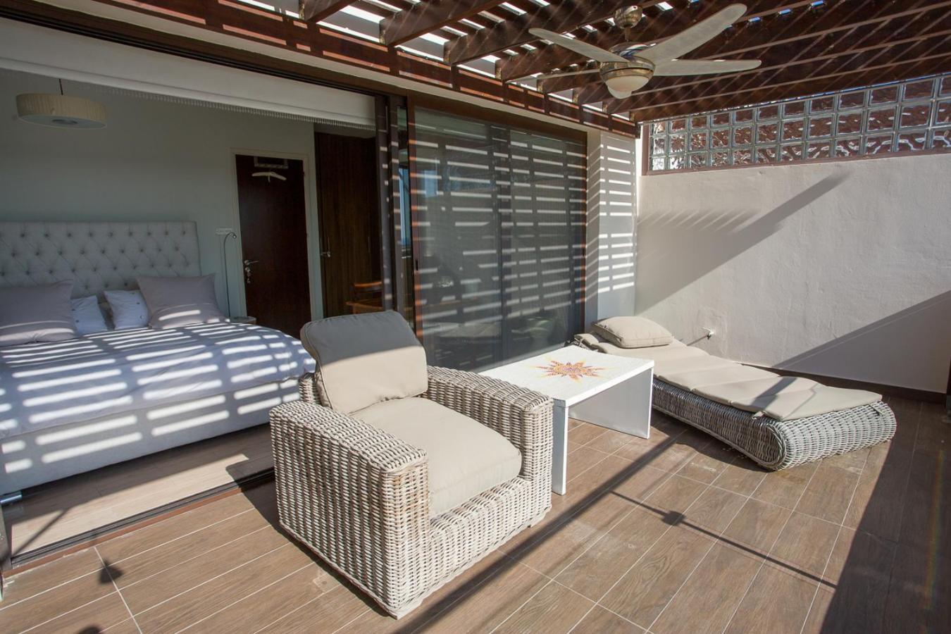 Penthouse Duplex Overlooking The Mediterranean Larnaca Dış mekan fotoğraf