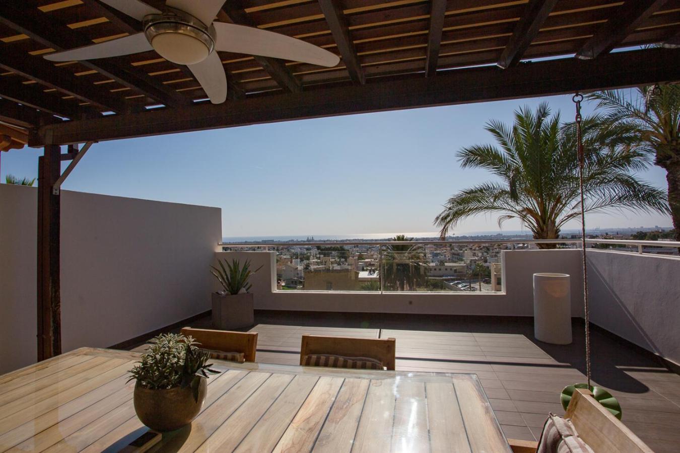 Penthouse Duplex Overlooking The Mediterranean Larnaca Dış mekan fotoğraf